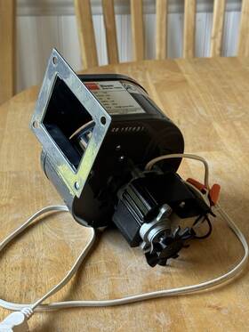 Dayton 1tdp2a Blower Model - Hp 1/40 Volts 140 Hz 60 Rpm 2815