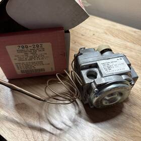 700-202 Robertshaw 1/2 Inch Hydraulic Valve - Read Notes